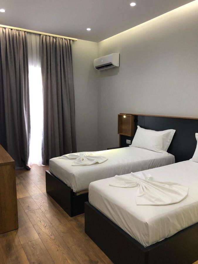 Andys Rooms Hotel Tirana Exterior foto