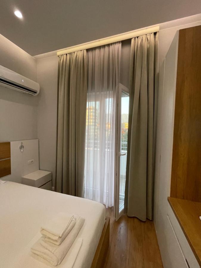 Andys Rooms Hotel Tirana Exterior foto